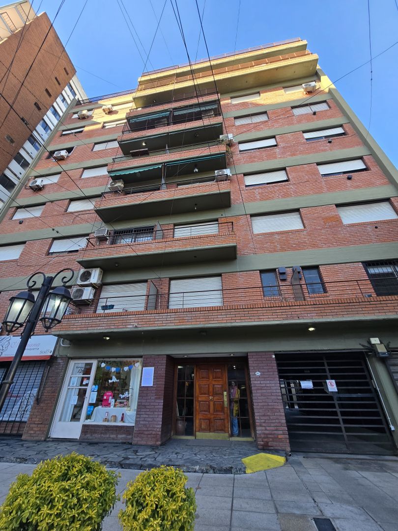 Departamento en rodriguez peña 1200
