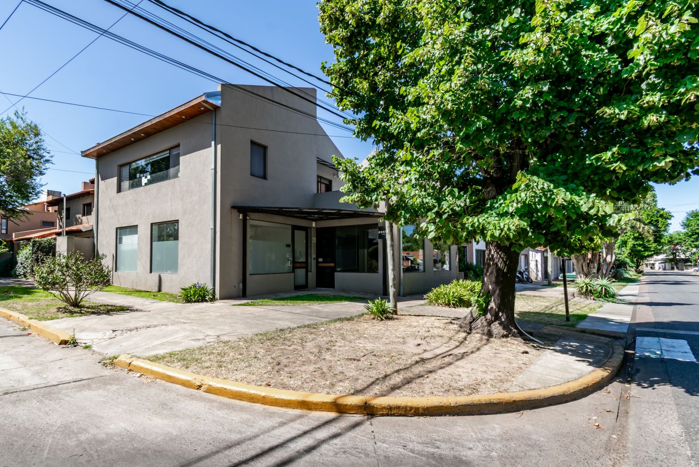 VENTA DE LOCAL EN San Isidro - 1