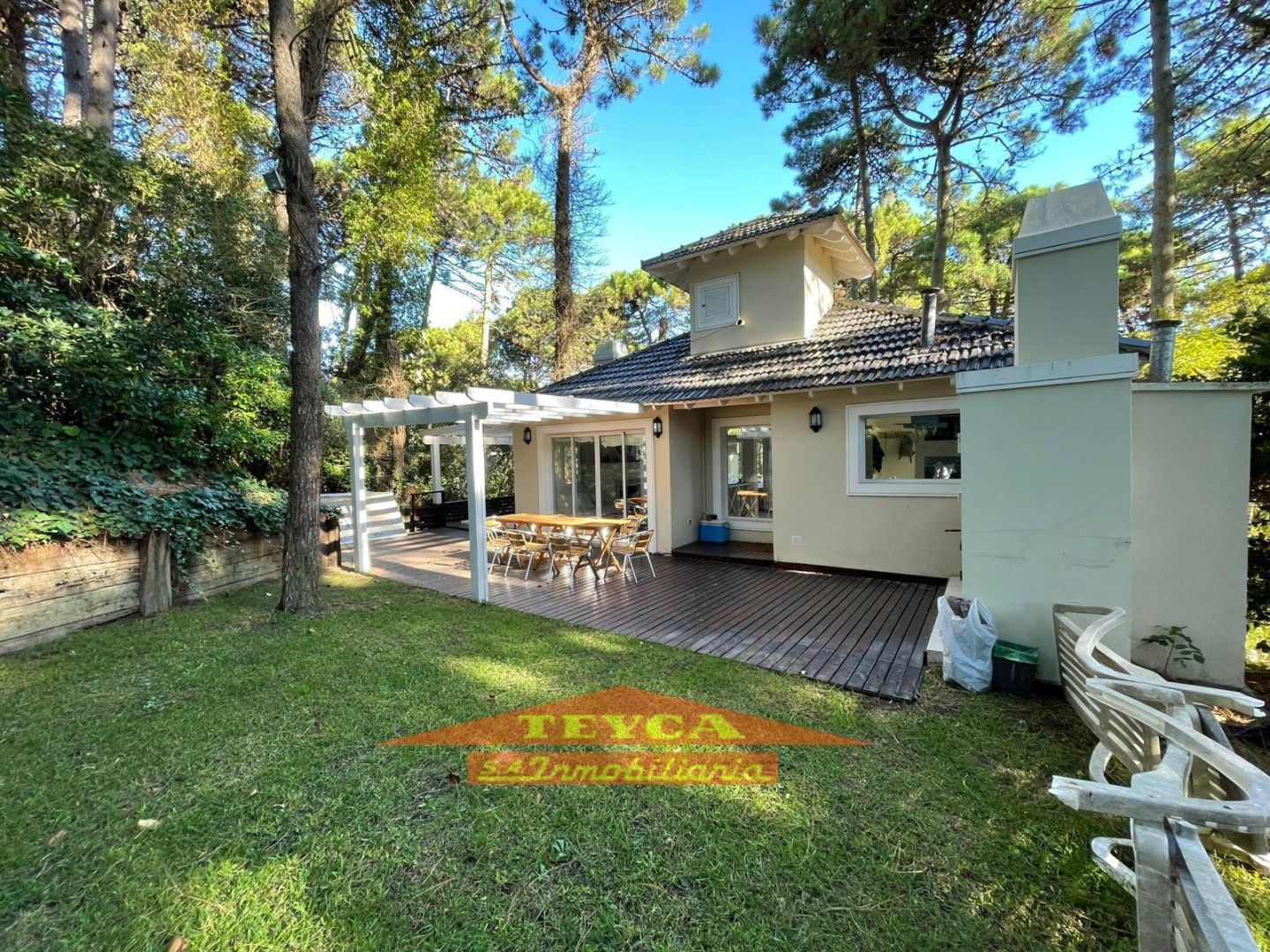 Casa en venta Lasalle 5 ambientes