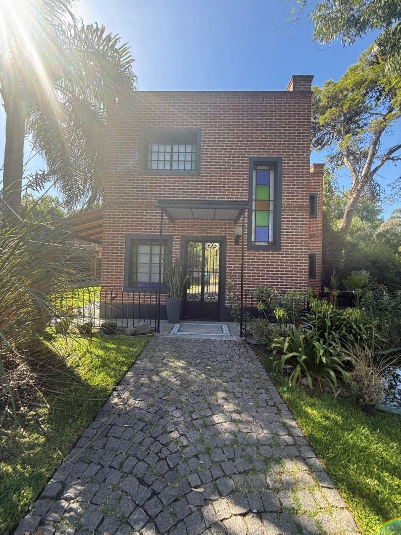 Casa en Del mangrullo 1100