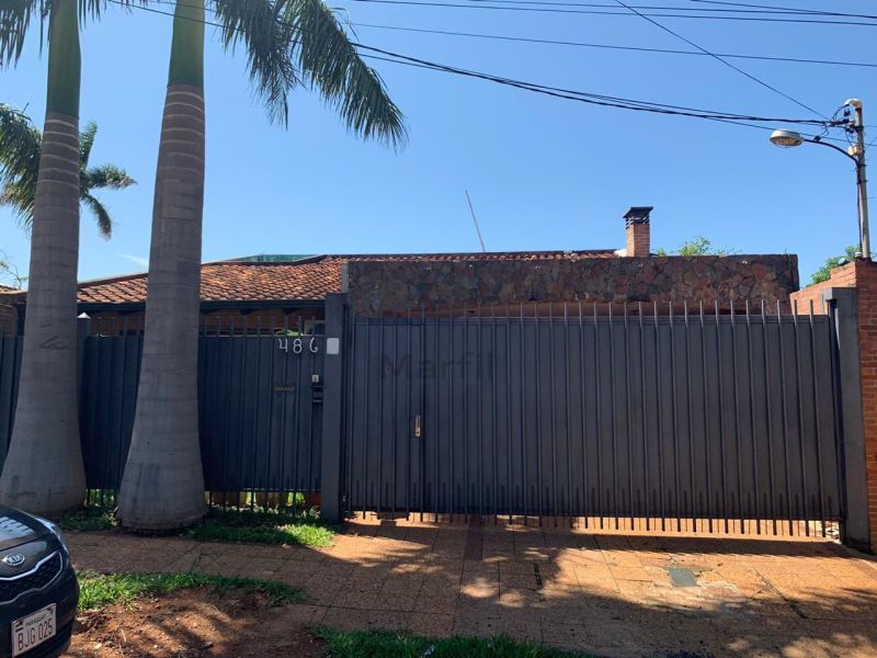 Casa en venta Mme. Lynch 3 ambientes
