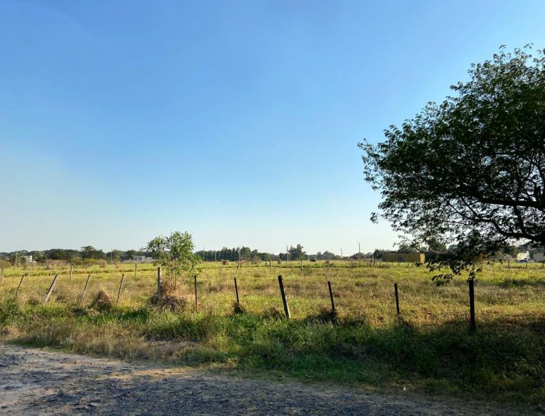 Terreno en venta Surubi´i