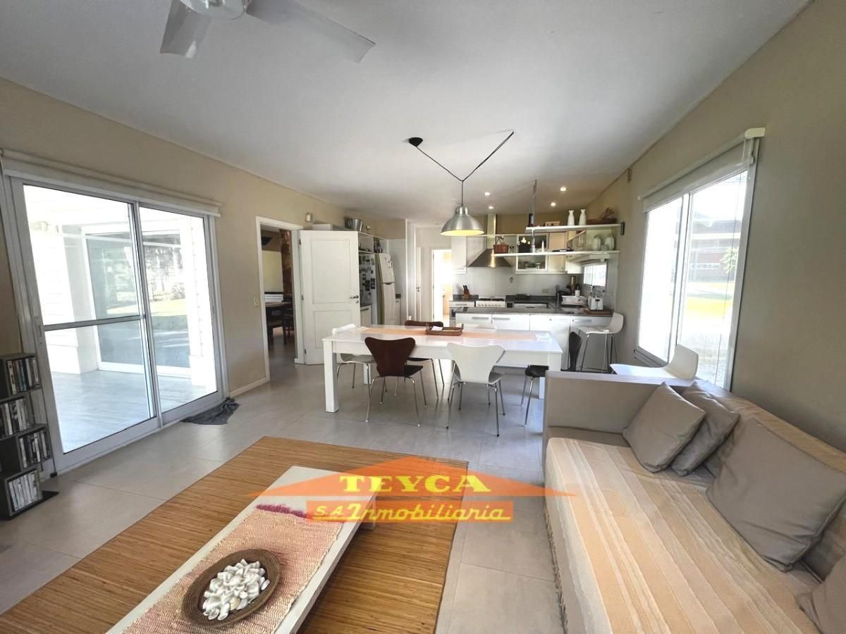 Casa en venta La Herradura 5 ambientes