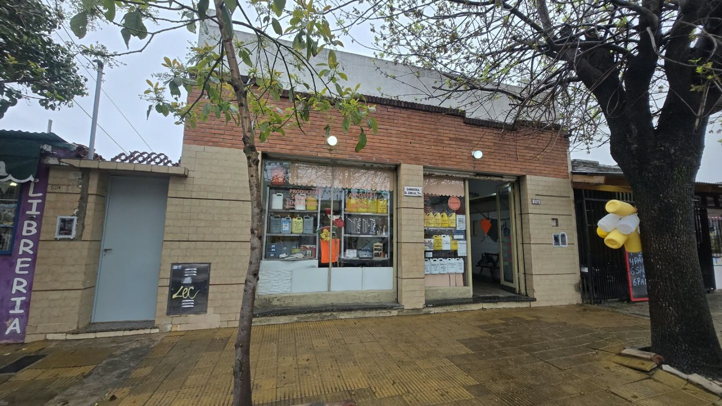 Local Comercial en Hipolito Yrigoye 5100