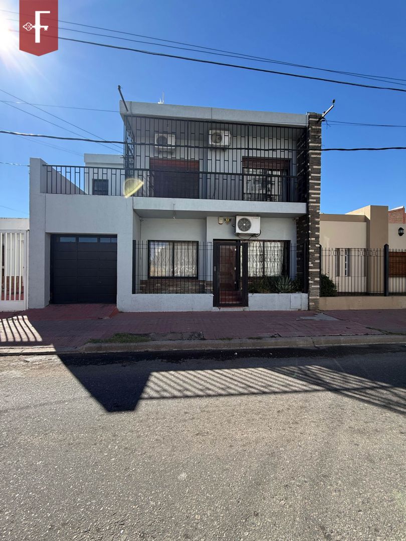 Casa en HIPOLITO IRIGOYE