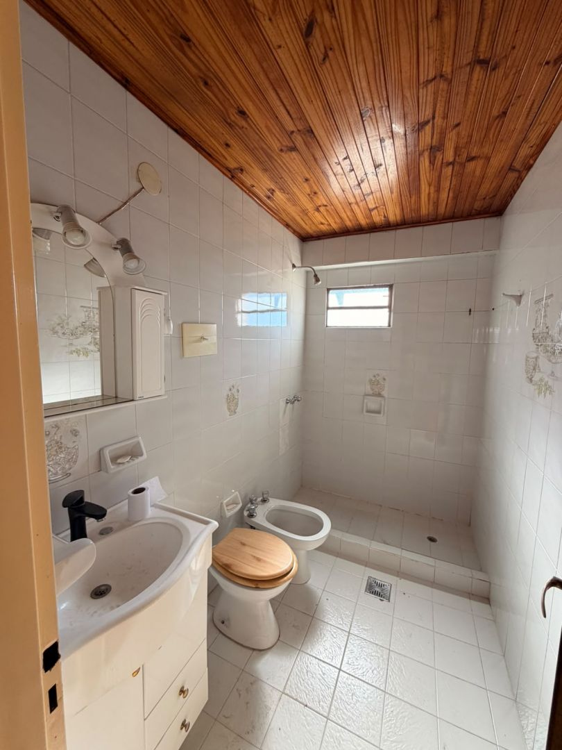 Casa en Alquiler en Fernandez Oro, Rio Negro