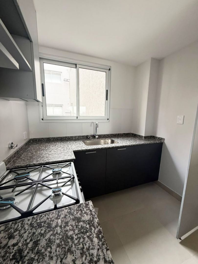 Departamento en AV. ALVAREZ THOM 3100