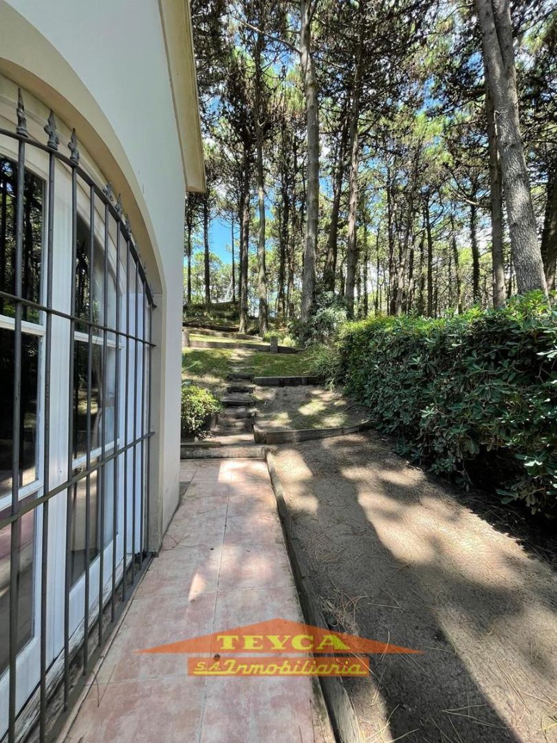 Casa en venta Lasalle 4 ambientes