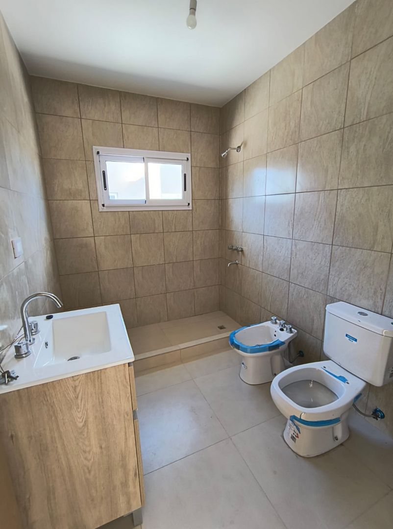 VENTA DE CASA EN General Fernández Oro - Las Viñas - 22