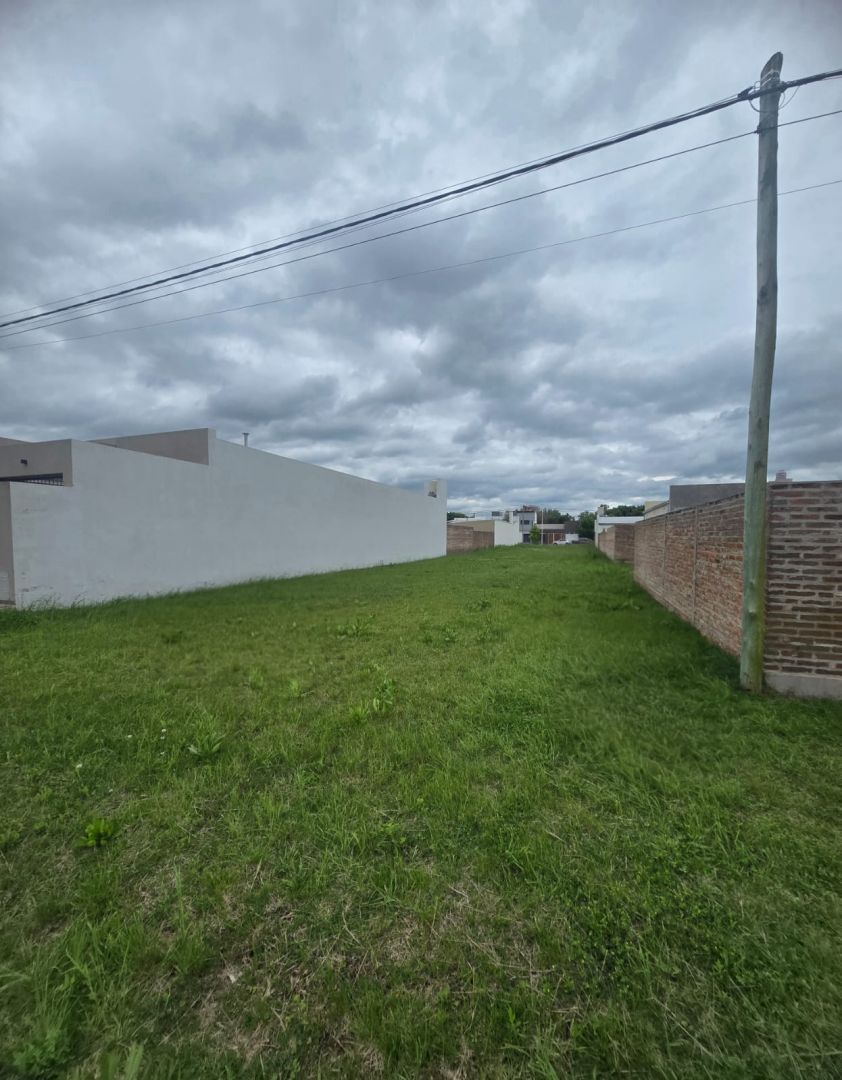 Lote en Dante Alighieri 1300