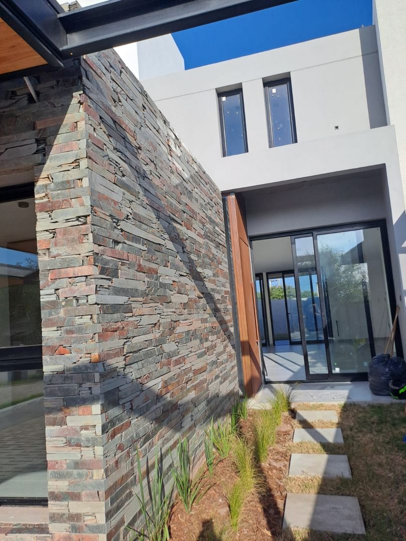 Casa en alquiler Claros Del Bosque Village 4 ambientes