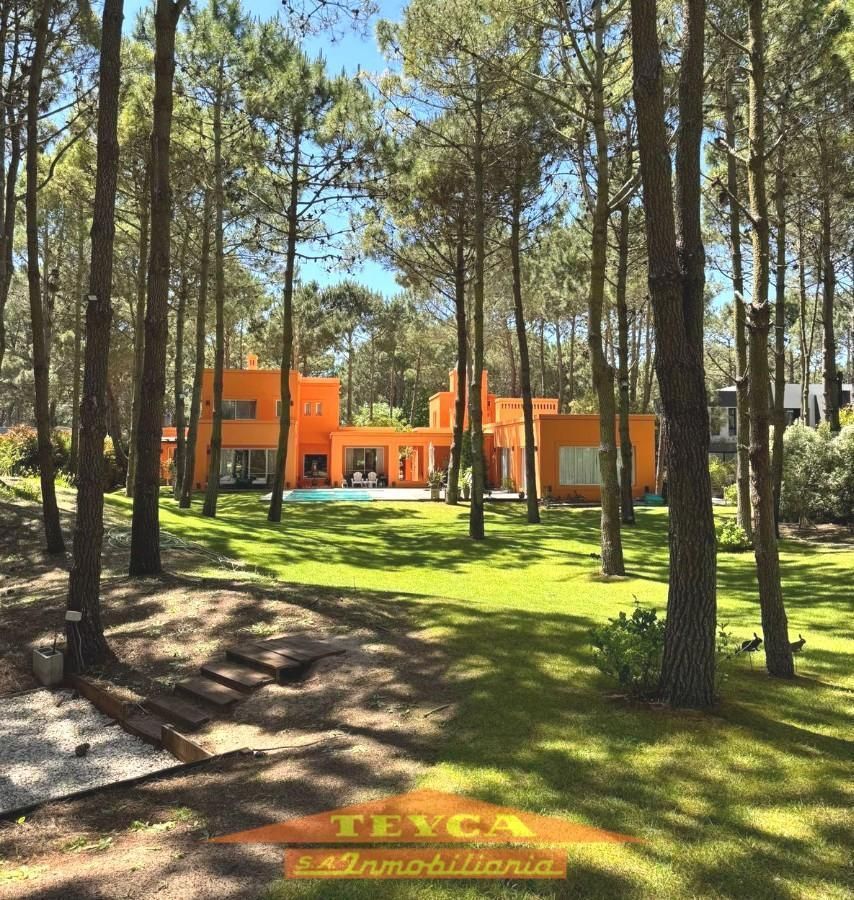 Casa en venta La Herradura 5 ambientes