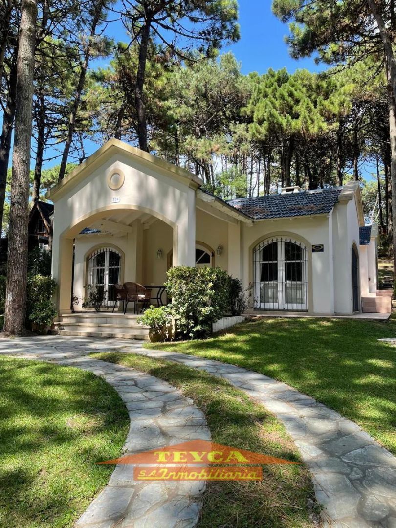 Casa en venta Lasalle 4 ambientes