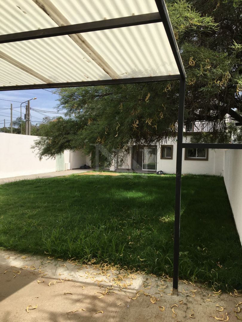 Casa en alquiler La Reserva 4 ambientes