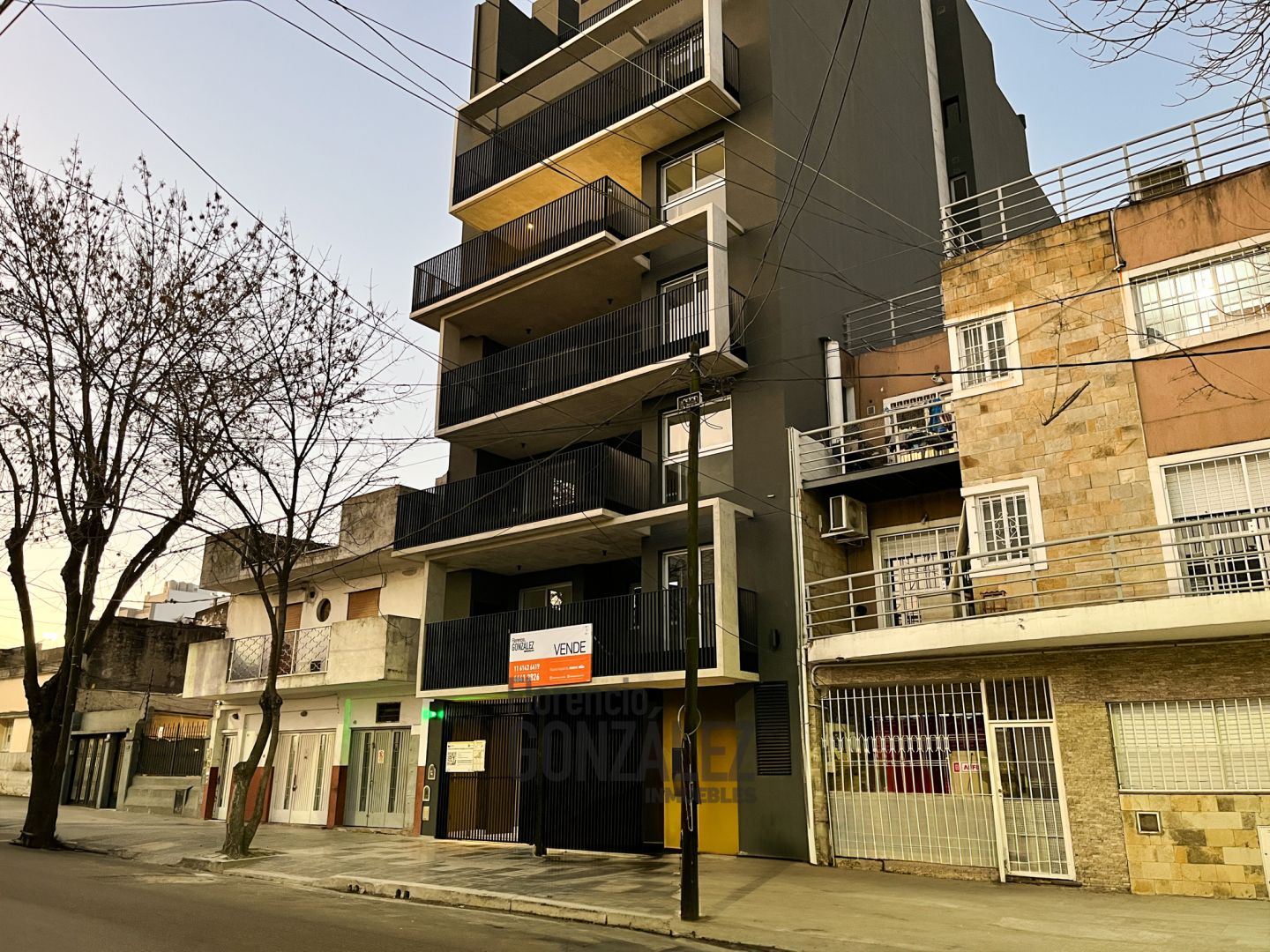 CORVALAN 1052 - Edificio en Mataderos