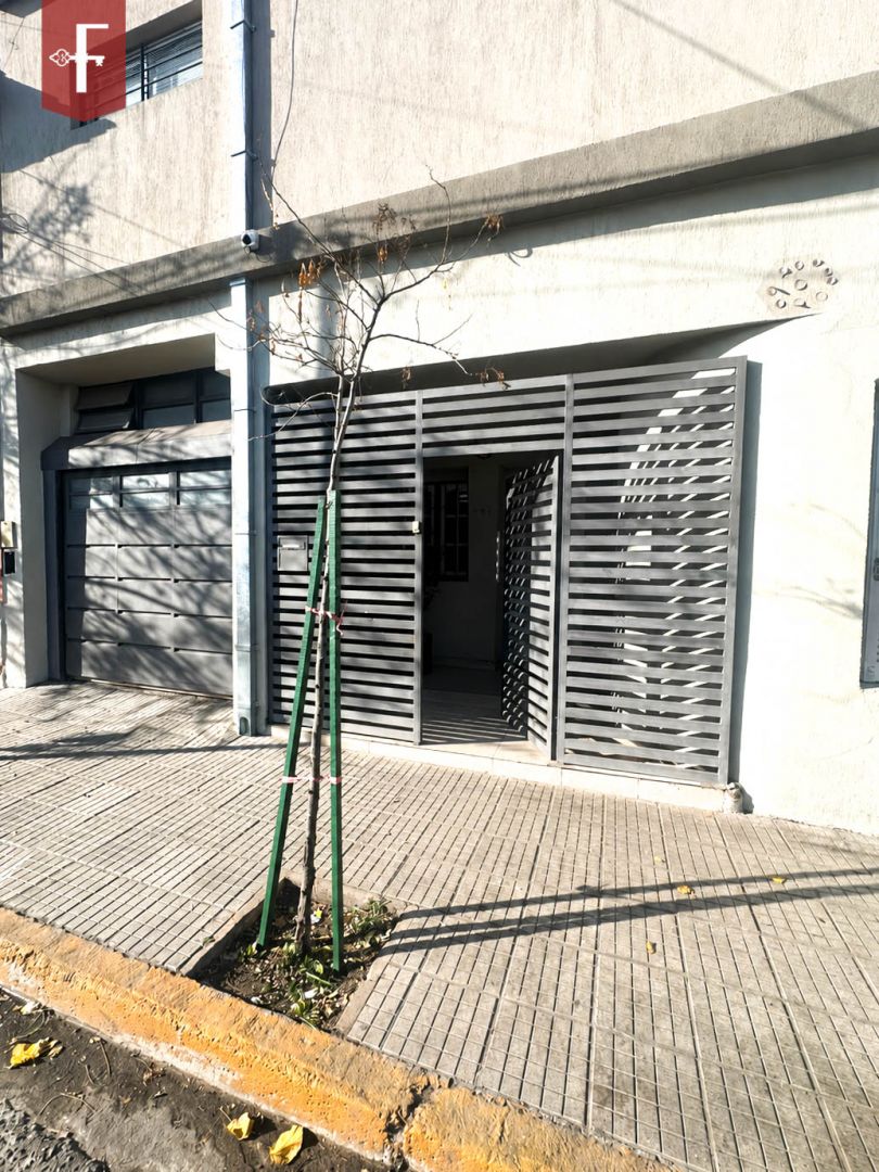 Casa en CASEROS 500