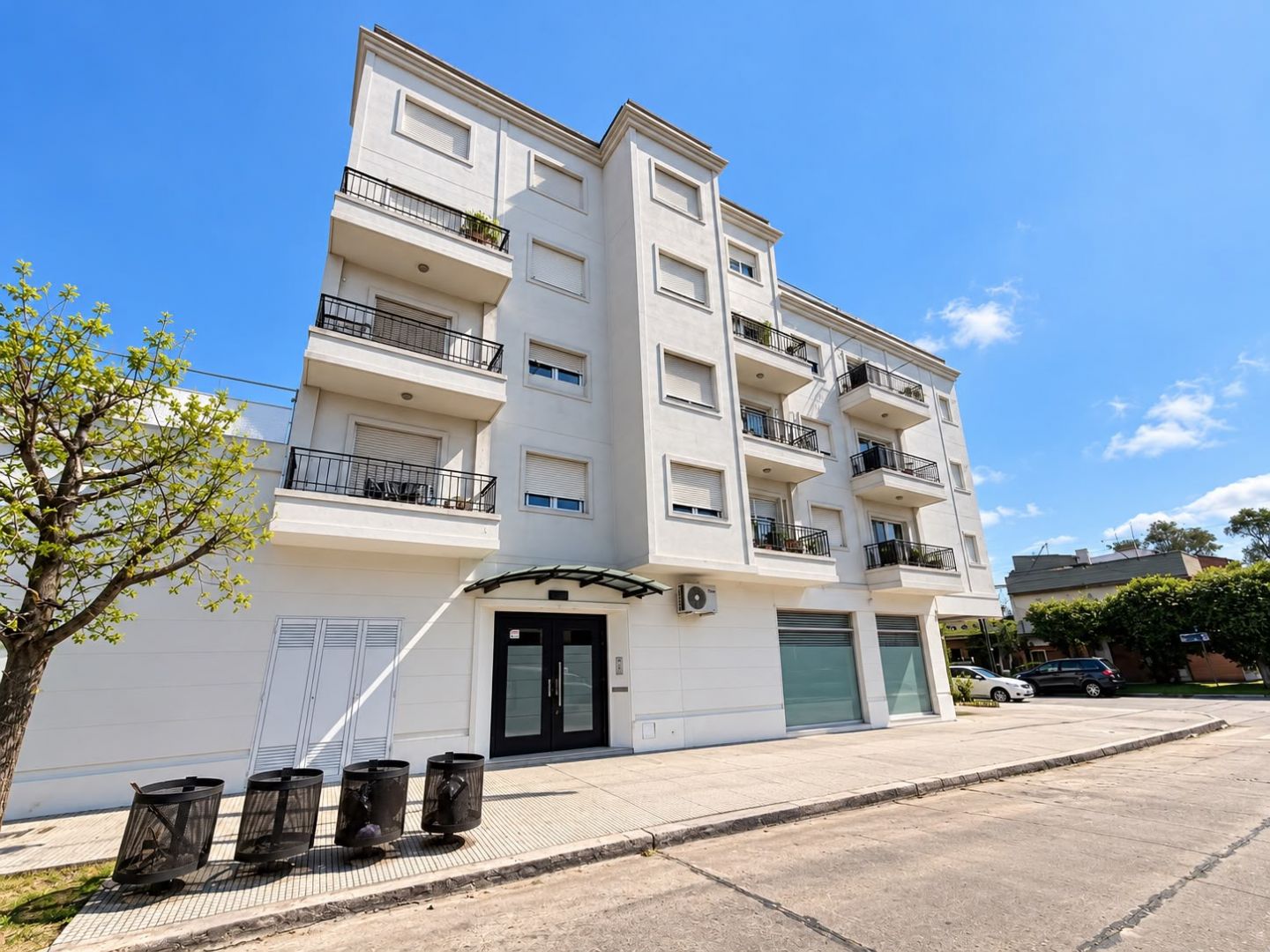 Departamento en Valentin Cardoso 1400