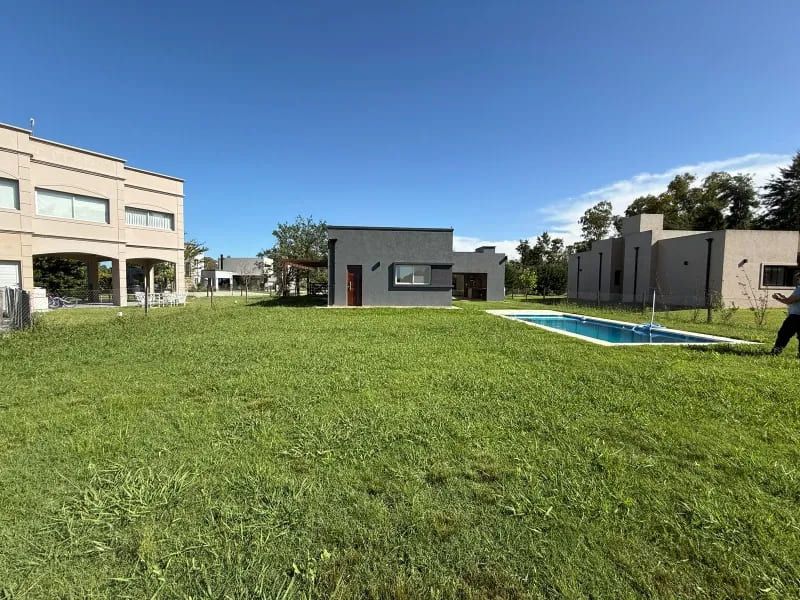 VENTA DE CASA EN Presidente Perón - Santo Domingo - 19