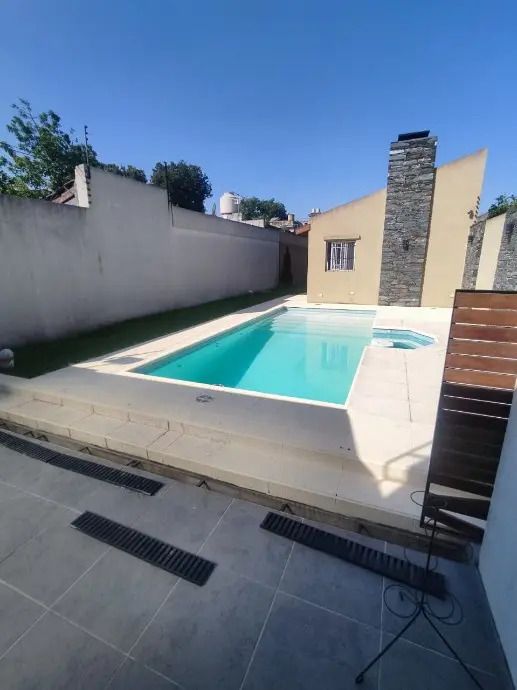 Casa en Cabral Sto. 1400