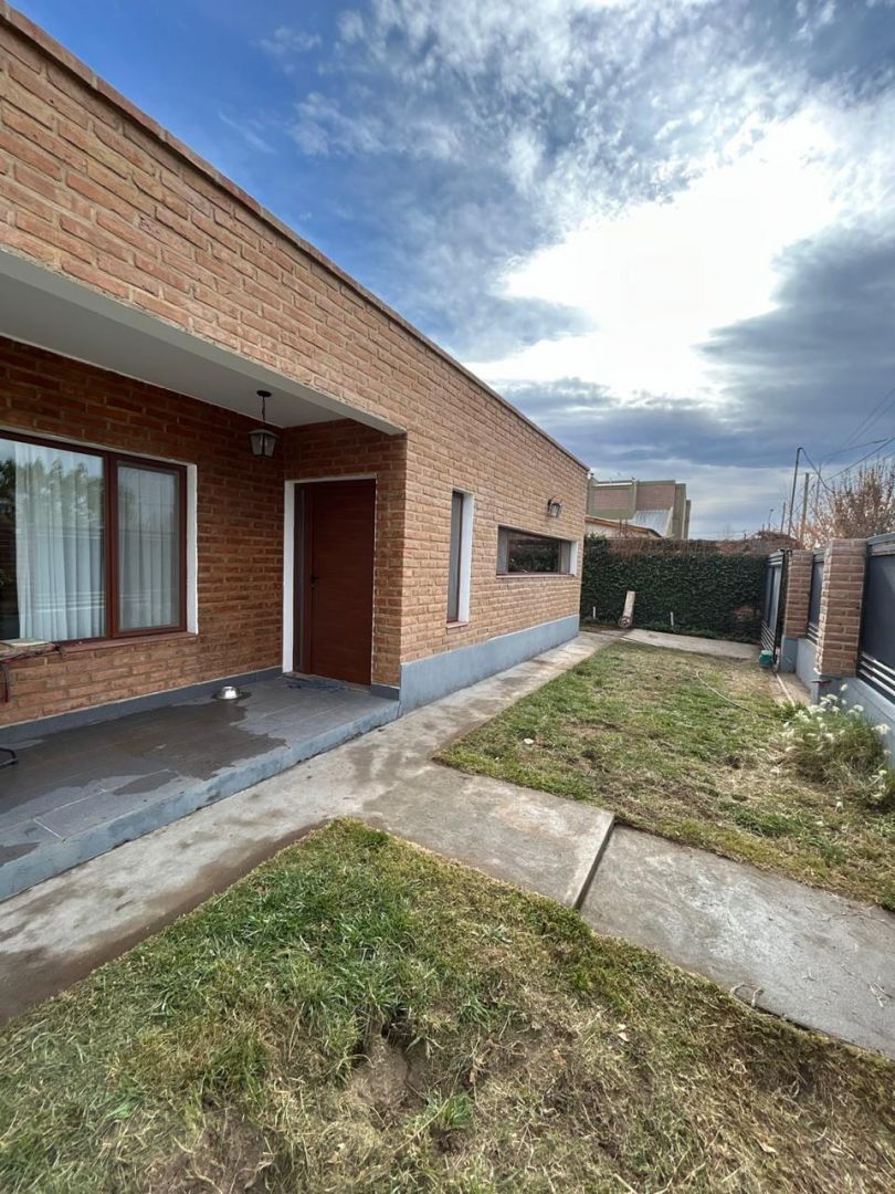 VENTA DE CASA EN Plottier - EL FLOREAL - 2