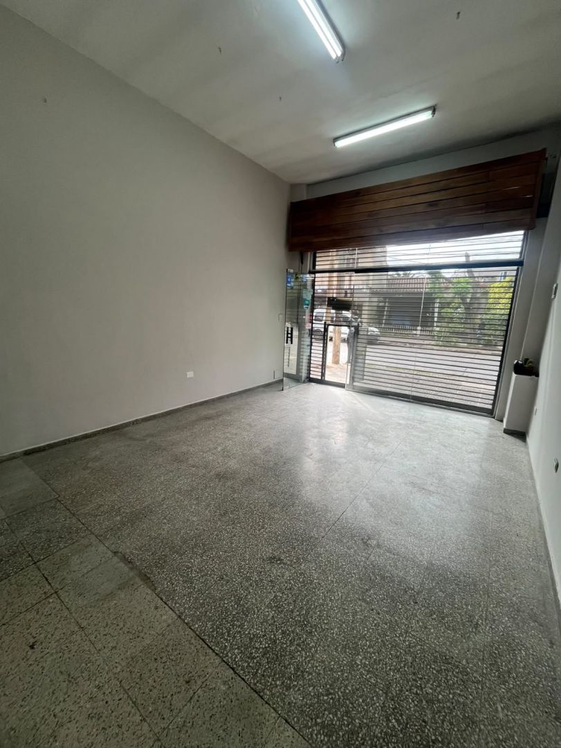 Local Comercial en Av presidente Yr 300