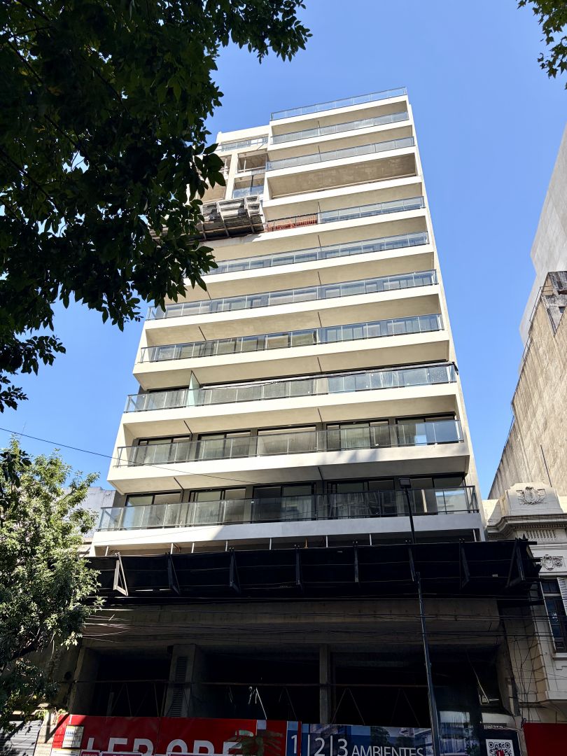 Departamento en AV CORRIENTES 2100