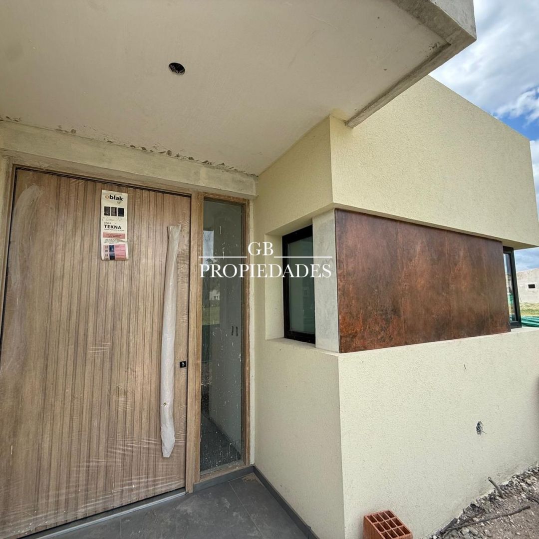 VENTA DE CASA EN Pilar - Santa Sofia - 30