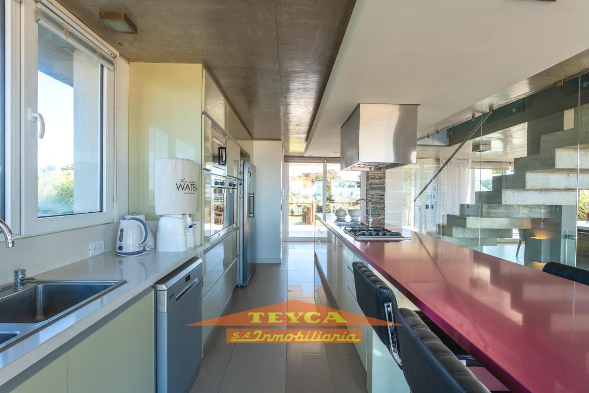 Casa en venta  6 ambientes