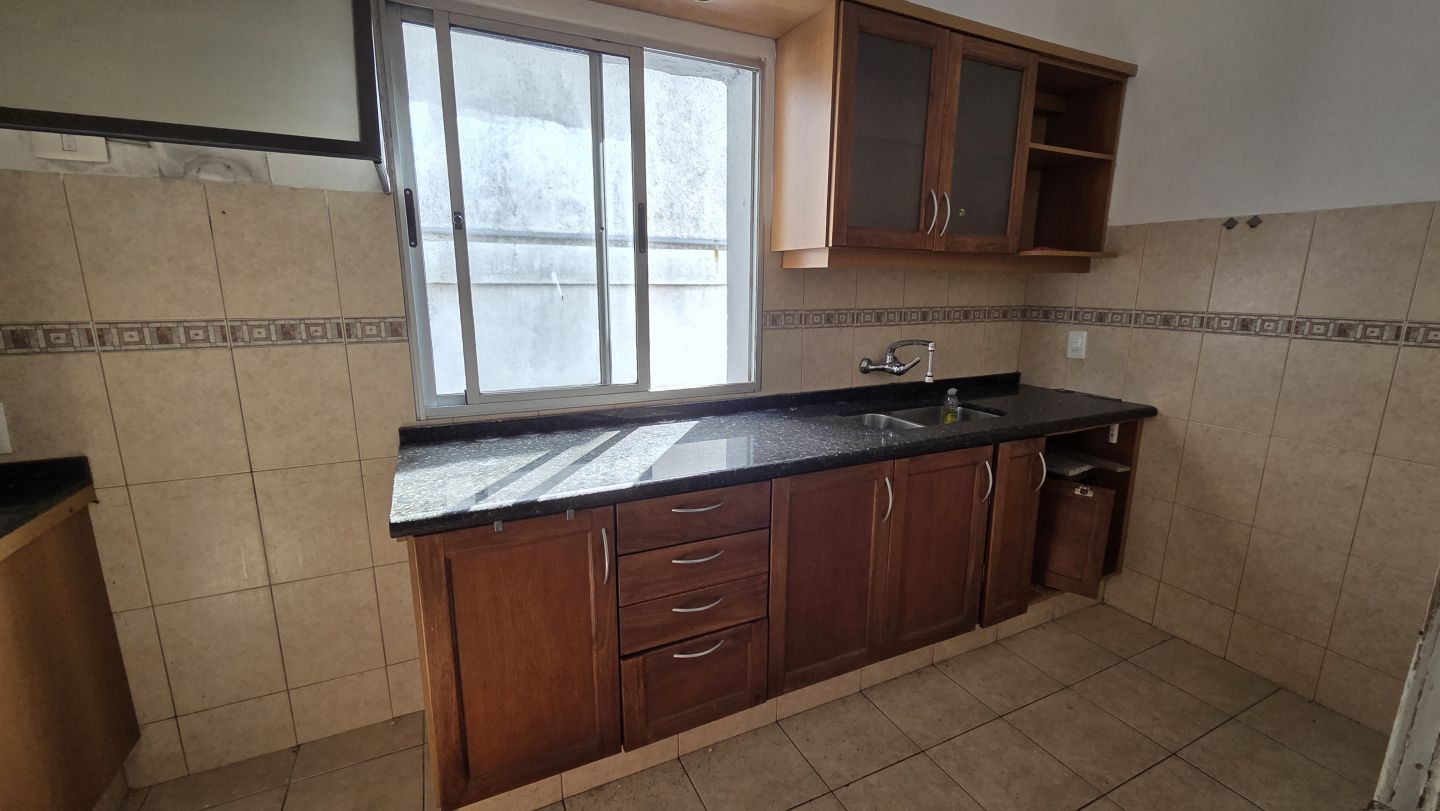 Casa en venta - 3 dormitorios, azotea, Parque Batlle