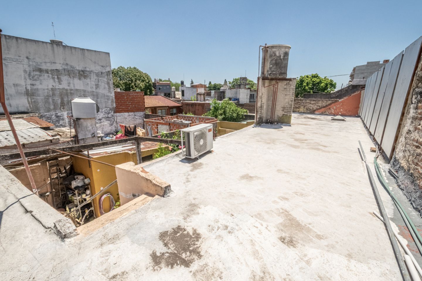VENTA DE CASA EN Tres de Febrero - Loma Hermosa - 40