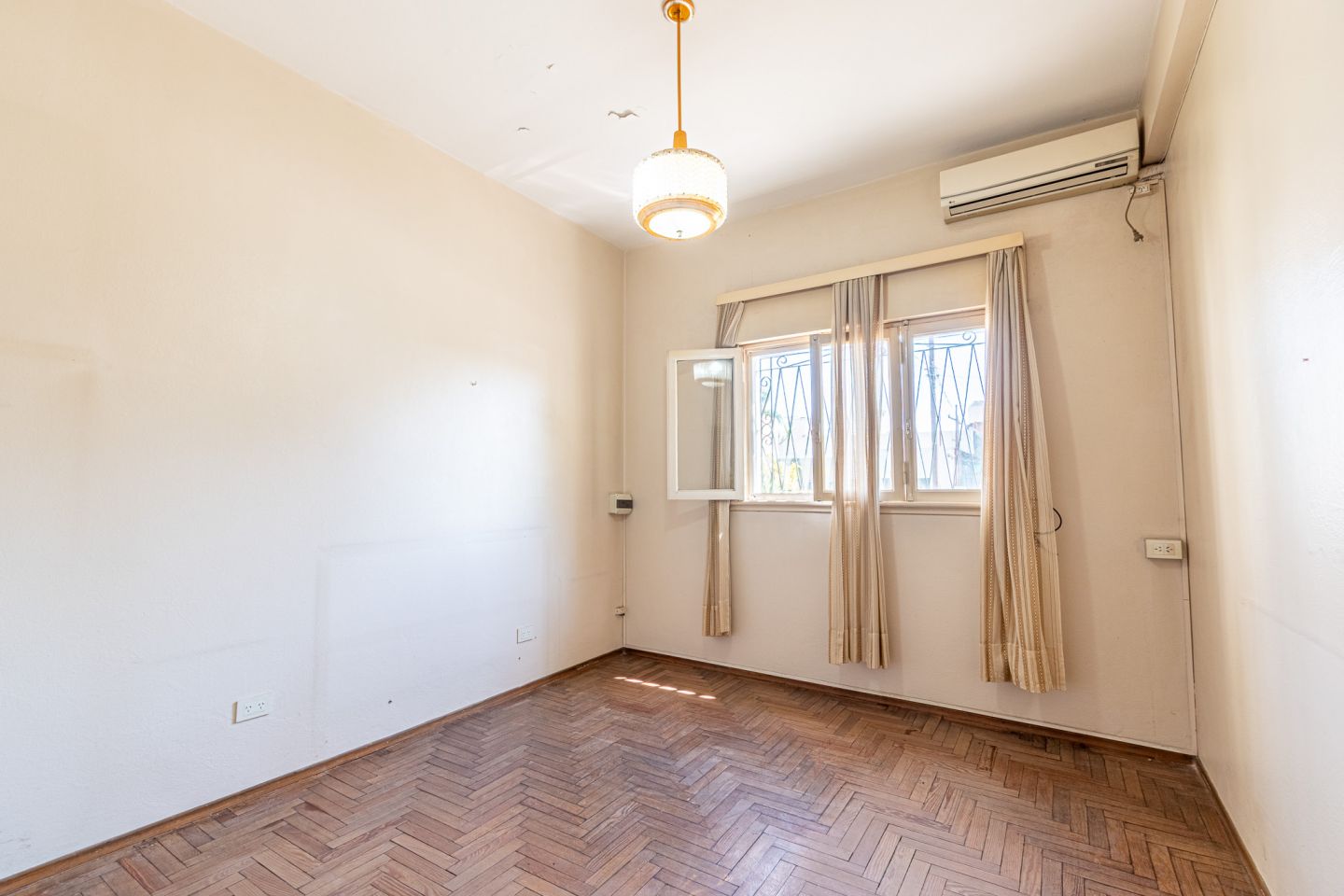 Casa en Venta en General San Martin, G.B.A. Zona Norte