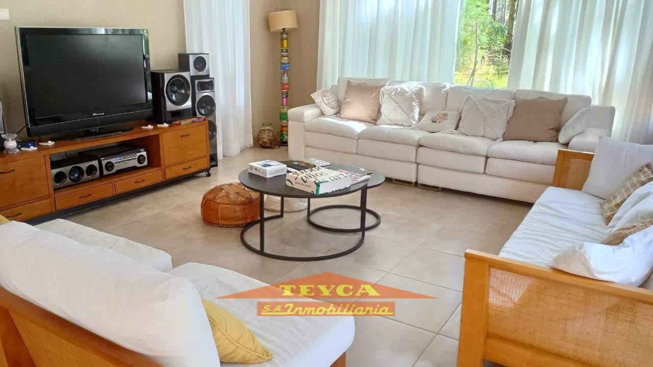 Casa en venta La Herradura 5 ambientes