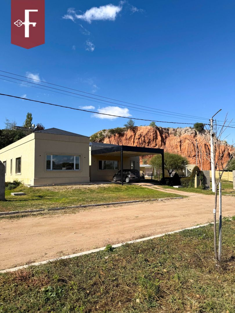 VENTA DE CASA EN Juana Koslay - BARRANCAS DE KOSLAY - 1