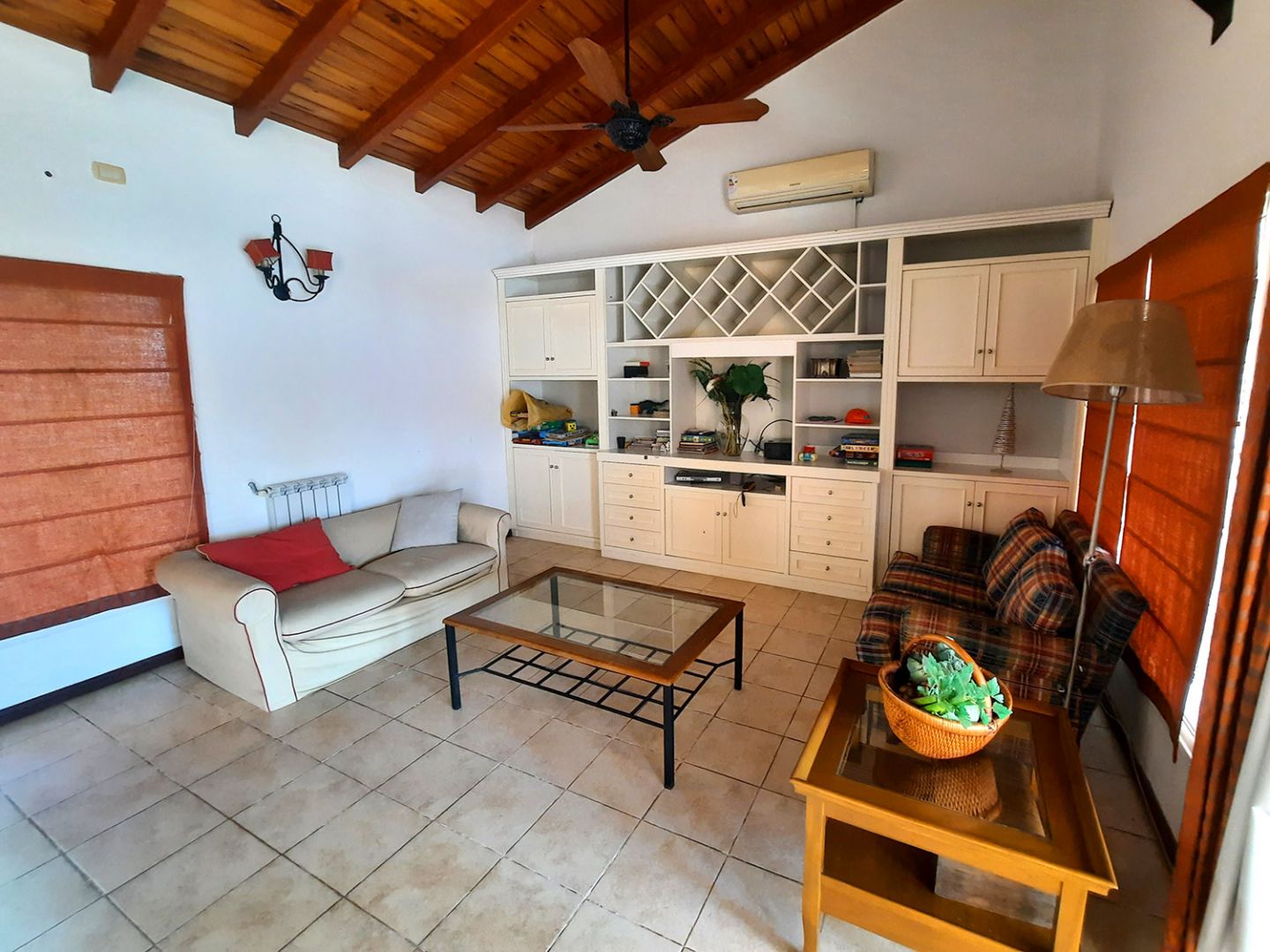 VENTA DE CASA EN San Nicolás de los Arroyos - Centro - 31