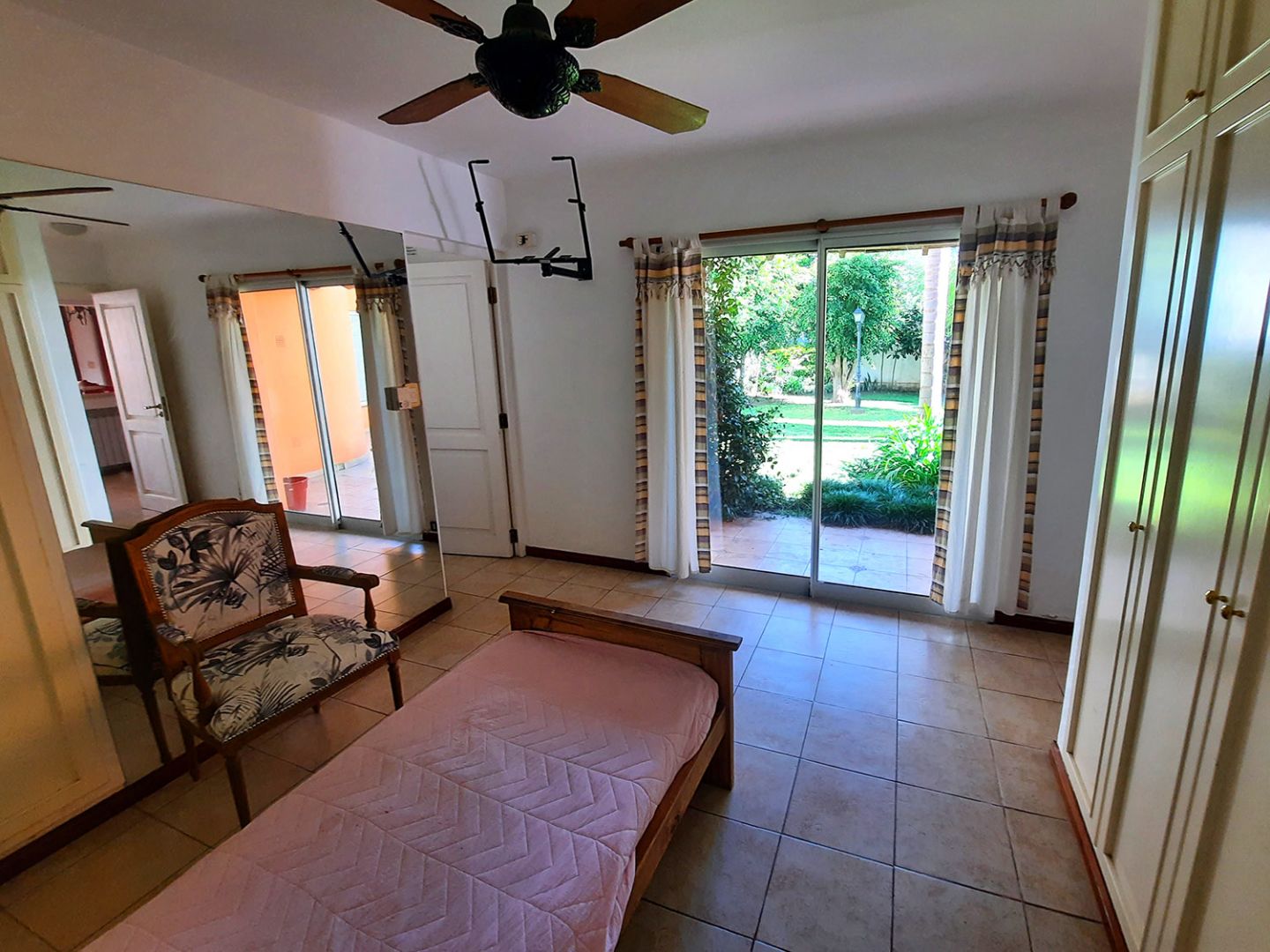 VENTA DE CASA EN San Nicolás de los Arroyos - Centro - 38