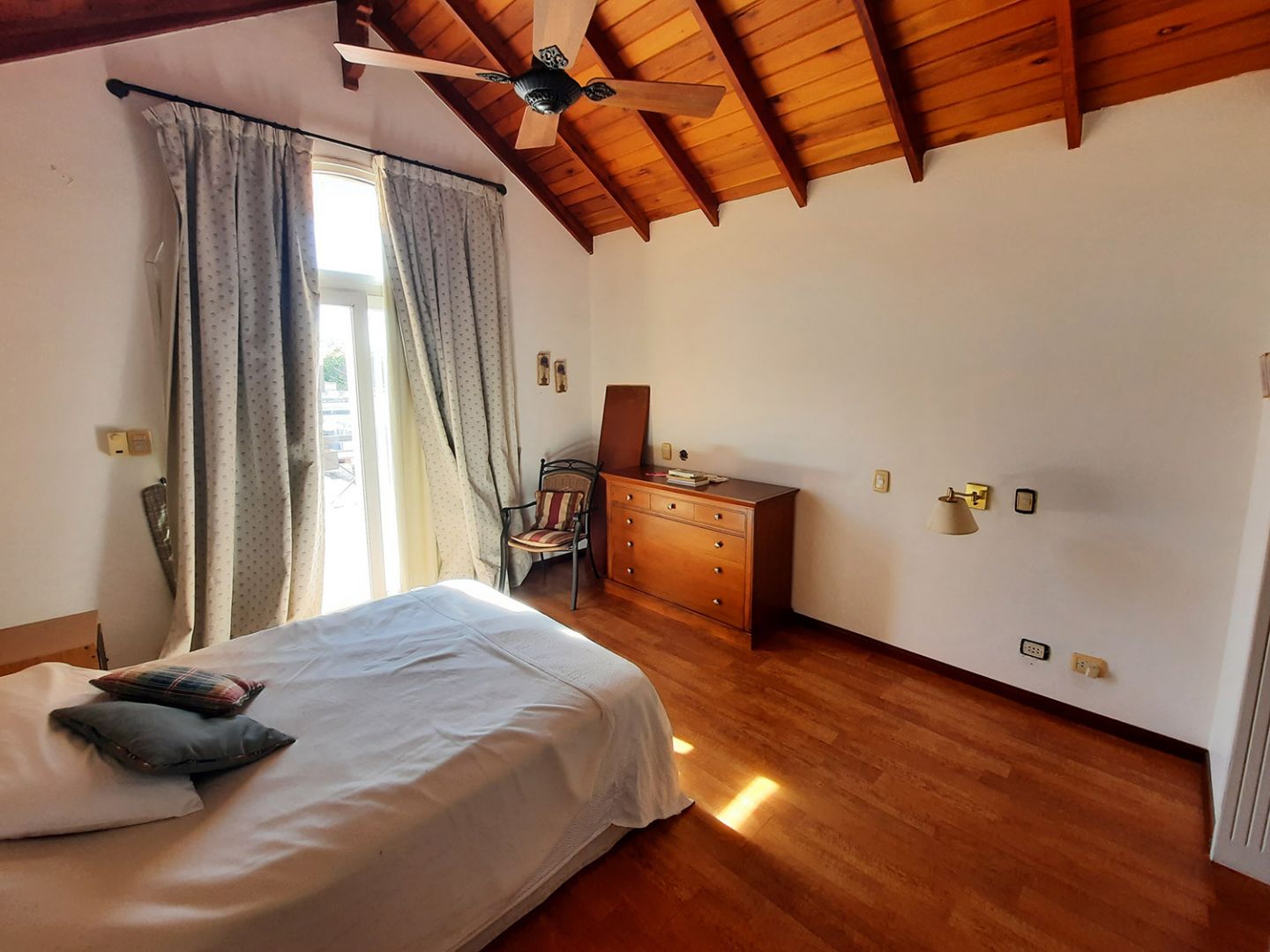 VENTA DE CASA EN San Nicolás de los Arroyos - Centro - 49