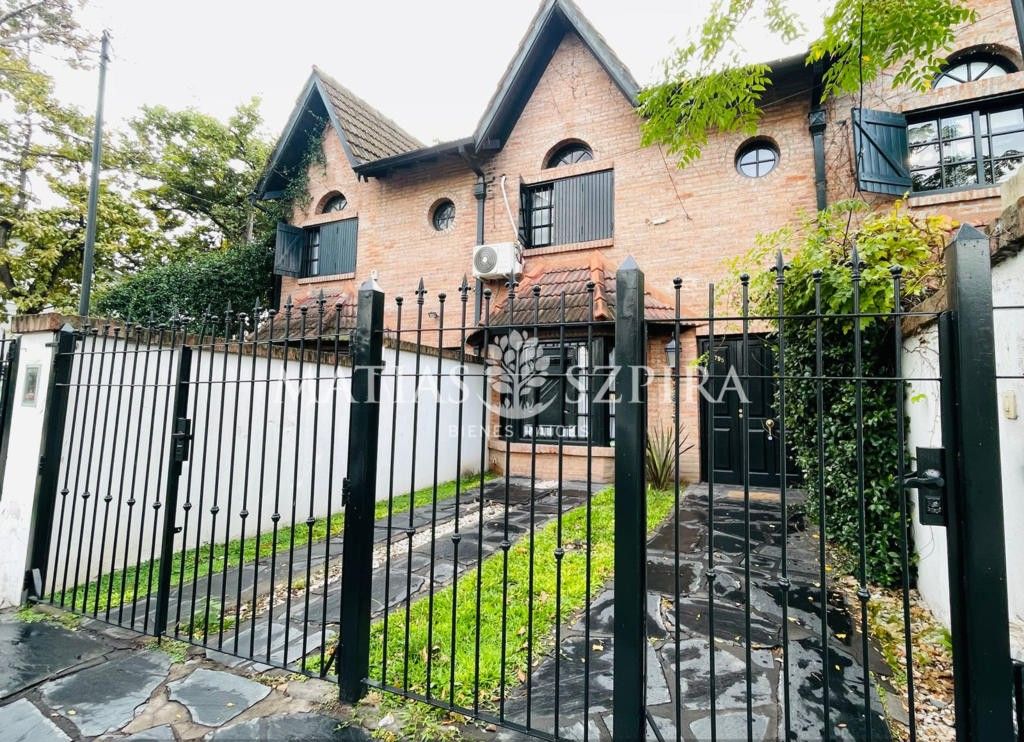 Casa en Venta en Moron, G.B.A. Zona Oeste