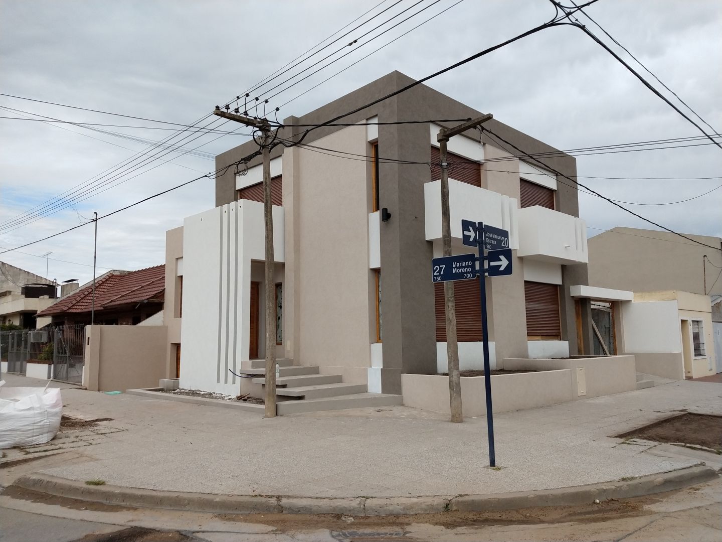 Casa en 2 plantas, 7 ambientes, 185m² — Balcarce