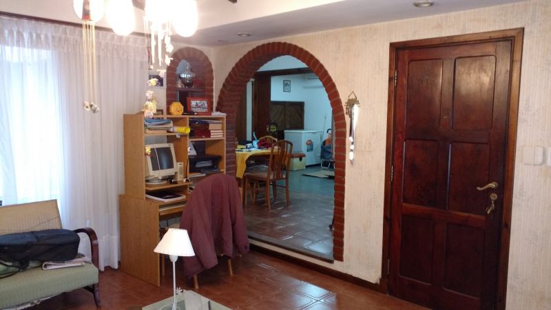 Chalet 3 dorm, 217 m² con garage, parrilla y patio — Balcarce