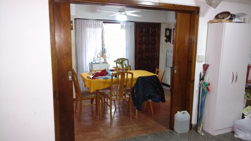 Chalet 3 dorm, 217 m² con garage, parrilla y patio — Balcarce