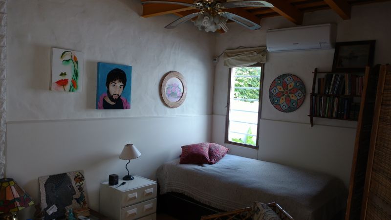 Casa + departamento 3 amb, 412 m² con 2 baños, galería/cochera y pileta — Balcarce