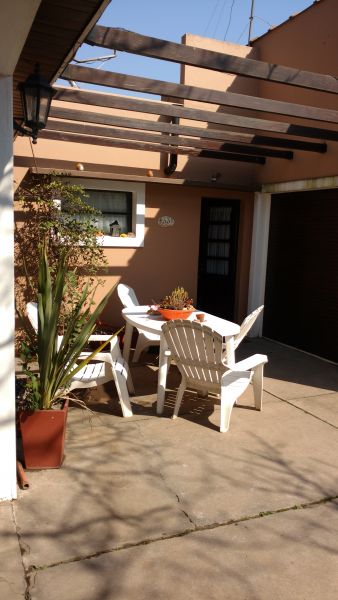 Chalet 4 amb con 3 dormitorios, garage y parrilla — gran parque en Balcarce