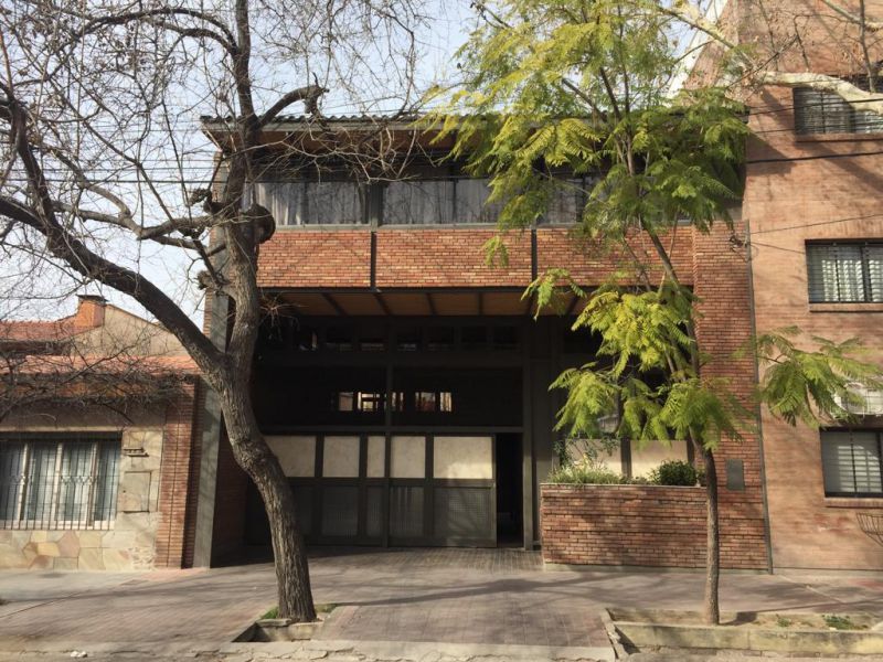 Casa en Alquiler - Roggerone Inversiones Inmobiliarias