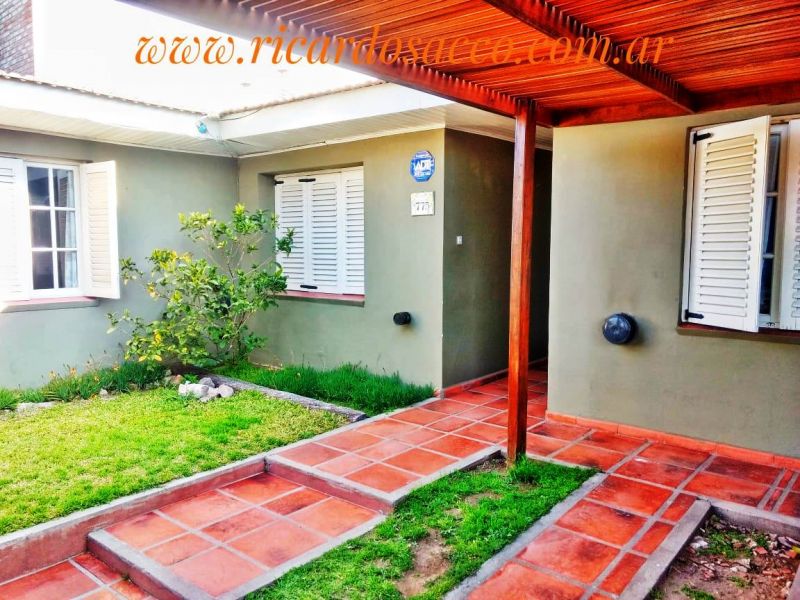Casa en venta Colegios Secundarios 3 dormitorios