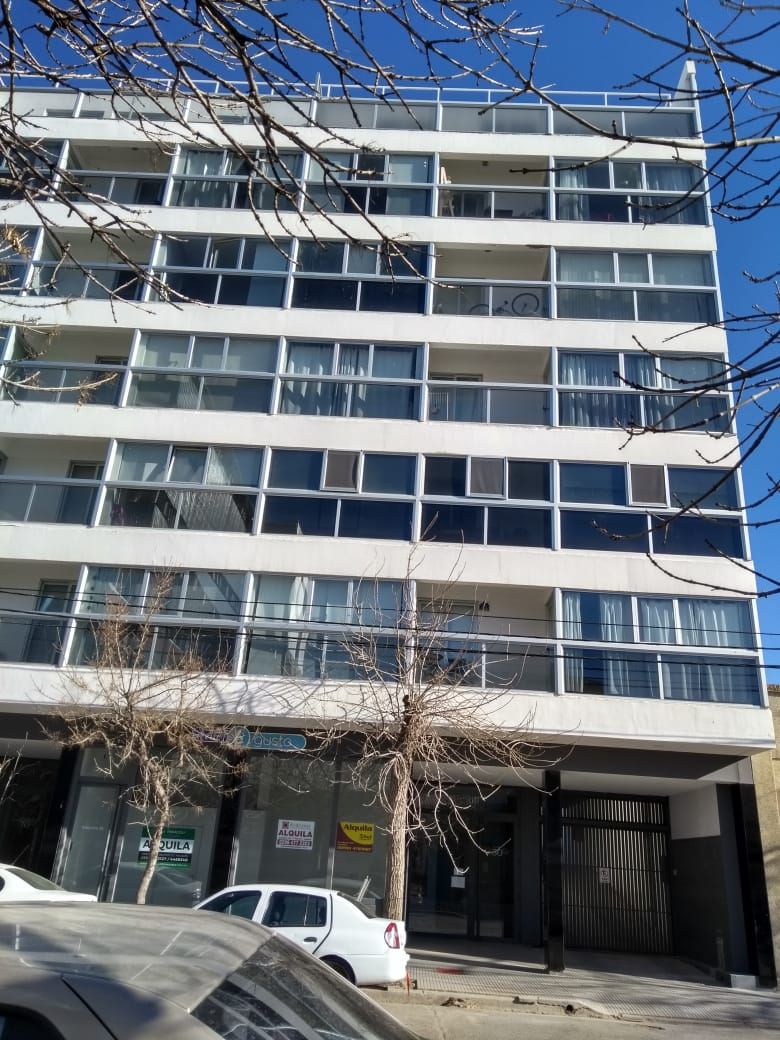 ALQUILER DE DEPARTAMENTO EN Cipolletti - Centro - 2