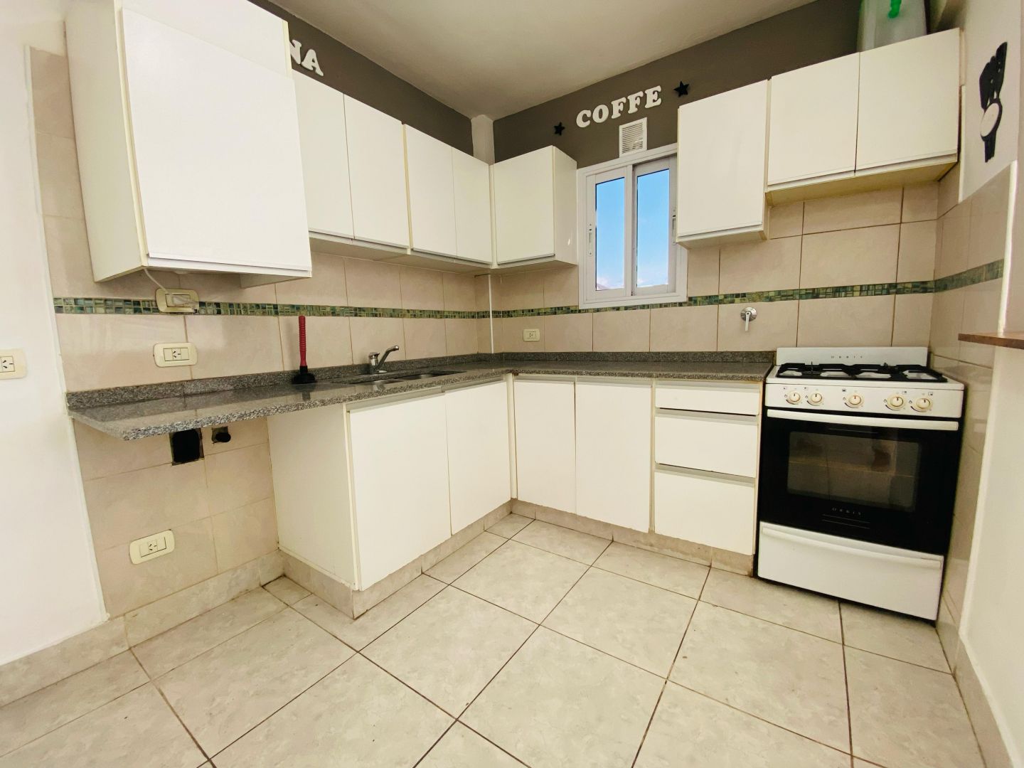 Departamento en Alquiler en Tres de Febrero, G.B.A. Zona Oeste